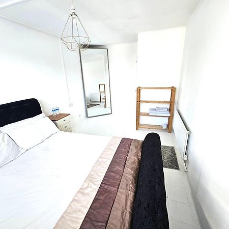 Lovely Shared Home, Excellent Transport, Games Room & Office Abbey Wood Eksteriør billede